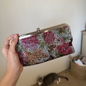 HOBO Clutch